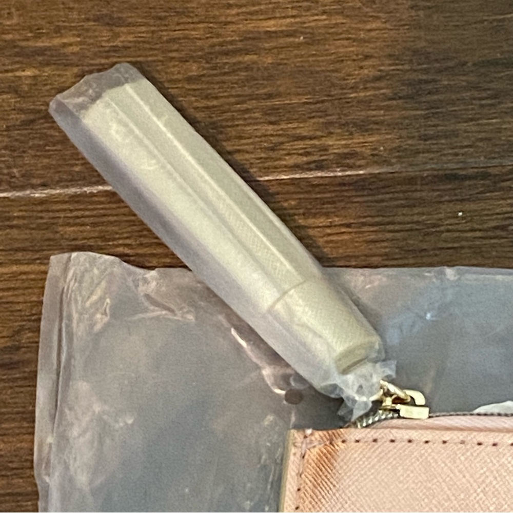 New Michael Kors Gold Wonderlust Cosmetic Pouch - Picture 4 of 5